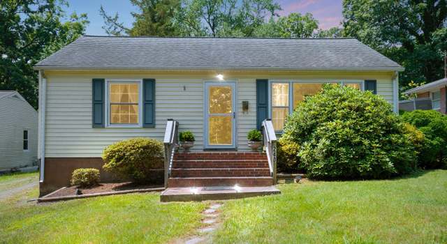 Photo of 240 Hillcrest Dr, Fredericksburg, VA 22401