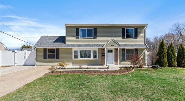 Photo of 2 Plumtree Rd, Levittown, PA 19056