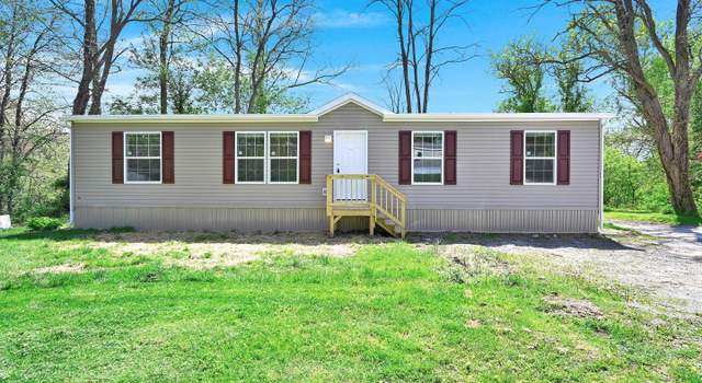 Photo of 32 Maplewood Dr, Coatesville, PA 19320