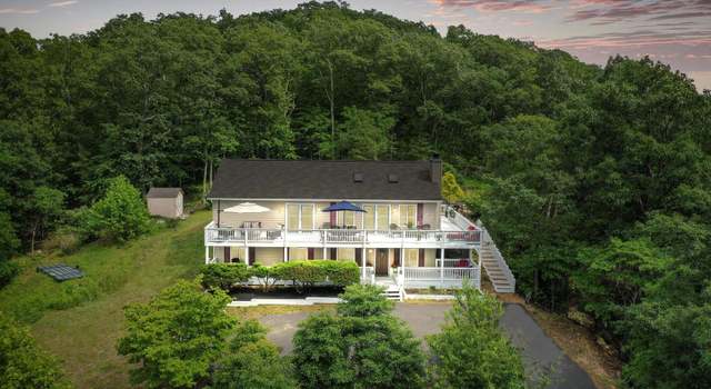 Property at 1390 Applewood Dr, Front Royal, VA 22630, 4 beds, 3 baths