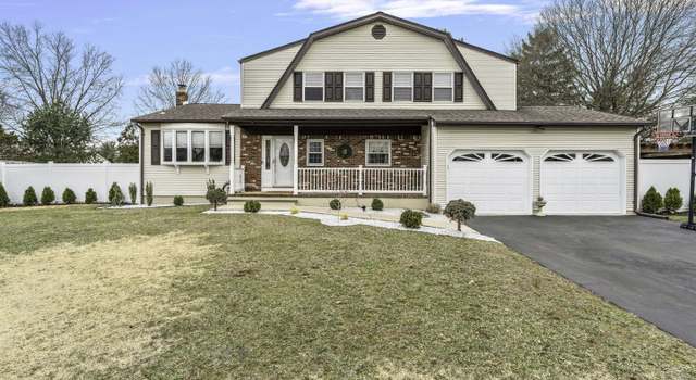 Photo of 31 Wolfpack Rd, Hamilton, NJ 08619