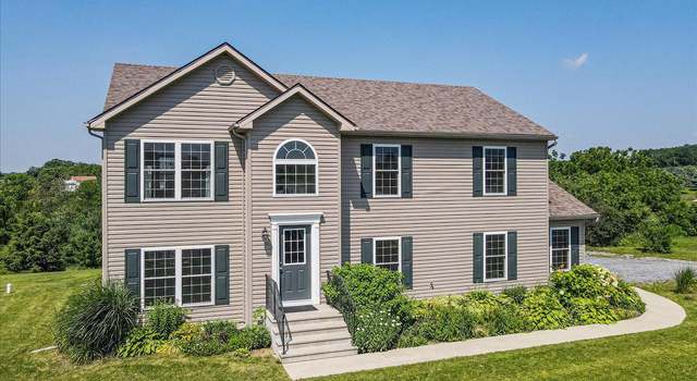 Photo of 5948 Valley View Ct, Slatington, PA 18080