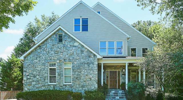 Photo of 2113 Woodford Rd, Vienna, VA 22182