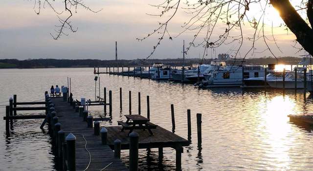 Photo of 800 Riverside Dr, Essex, MD 21221