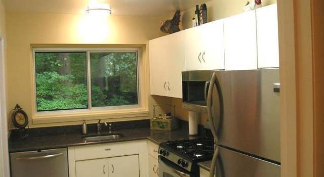 Photo of 10613 Weymouth St #102, Bethesda, MD 20814