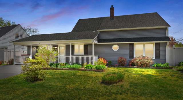 Photo of 112 Everturn Ln, Levittown, PA 19054