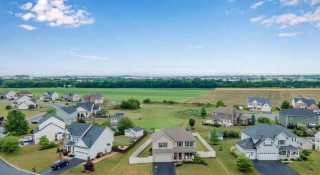 Photo of 5733 Whinstone Way, Chambersburg, PA 17202