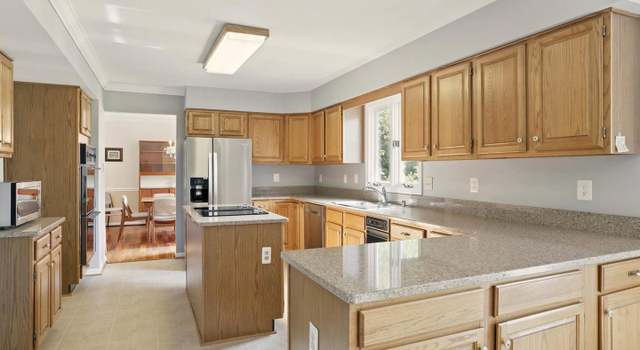 Photo of 24934 Dunnavant Dr, Gaithersburg, MD 20882