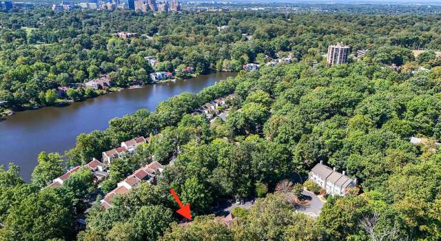 Photo of 11270 Fairwind Way, Reston, VA 20190