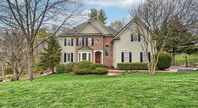 Photo of 2639 Rexwood Dr, Glen Rock, PA 17327