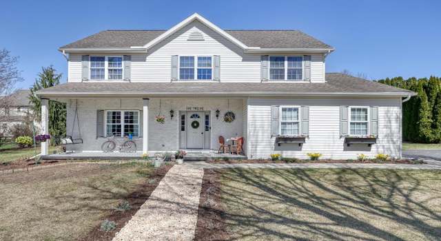 Photo of 112 Lori Ln, Boiling Springs, PA 17007