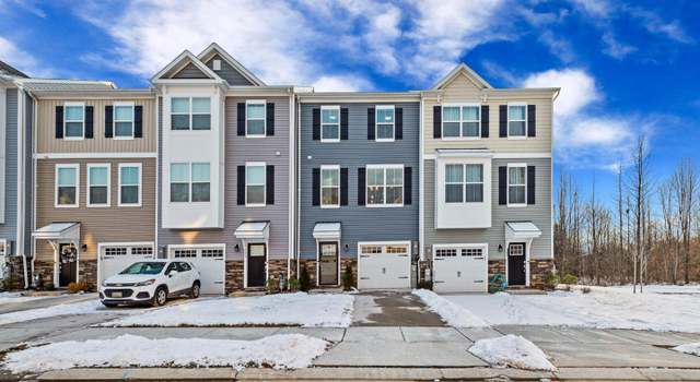 Photo of 302 Top Cottage Ct, Essex, MD 21221