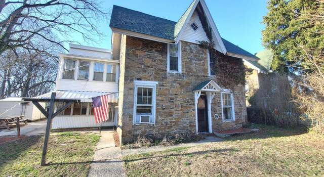 Photo of 401 Pulaski Dr, Pottsville, PA 17901