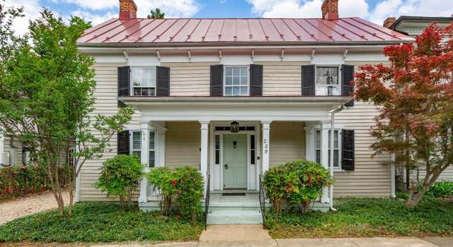Photo of 225 Princess Anne St, Fredericksburg, VA 22401