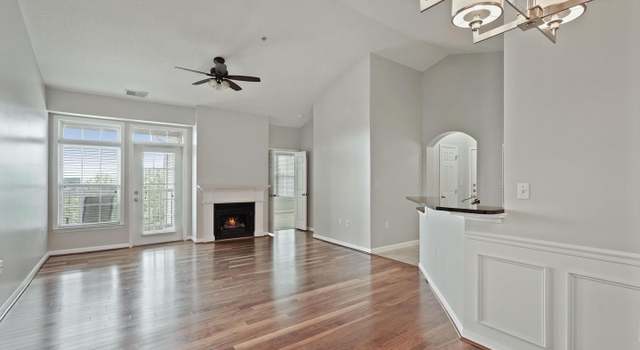 Photo of 512 Sunset View Ter SE #406, Leesburg, VA 20175