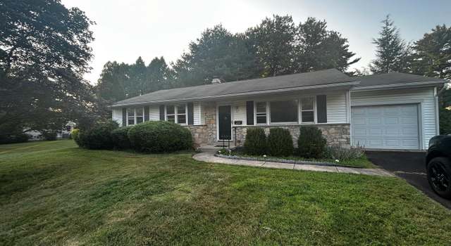 Photo of 237 Woodlawn Dr, Lansdale, PA 19446
