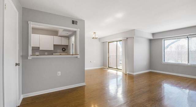 Photo of 125-H Clubhouse Dr SW #11, Leesburg, VA 20175