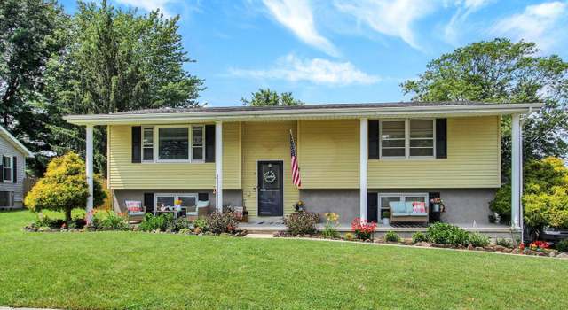 Photo of 18 Pine Ln, New Oxford, PA 17350