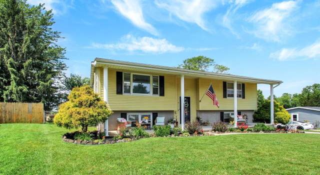 Photo of 18 Pine Ln, New Oxford, PA 17350