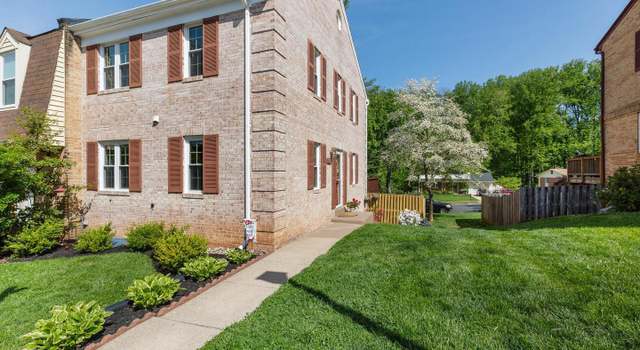 Photo of 9820 Lakepointe Dr, Burke, VA 22015