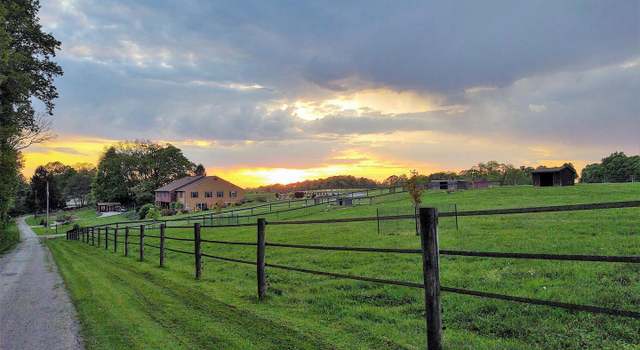Photo of 6 Happy Hoof Ln, Ronks, PA 17572
