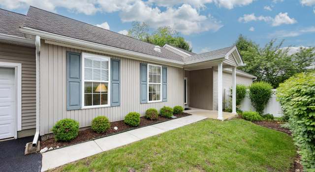 Photo of 1902 Hunters Cir, Glen Mills, PA 19342
