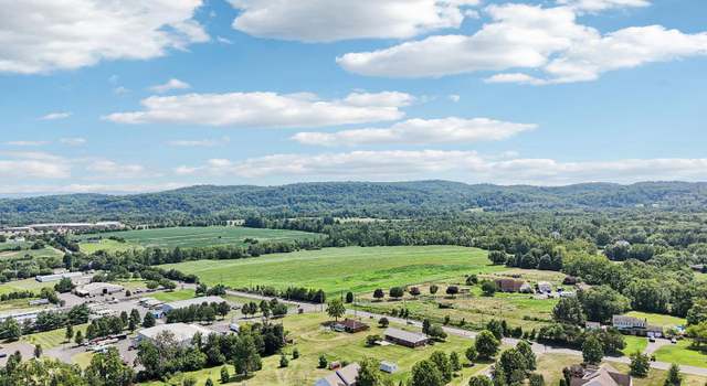 Photo of 102 Clover Ln, Perkiomenville, PA 18074