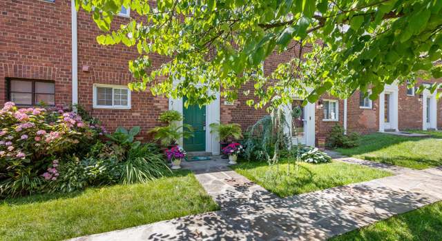 Photo of 3312 Martha Custis Dr, Alexandria, VA 22302