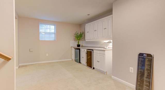Photo of 20913 Solomons Ct, Sterling, VA 20165