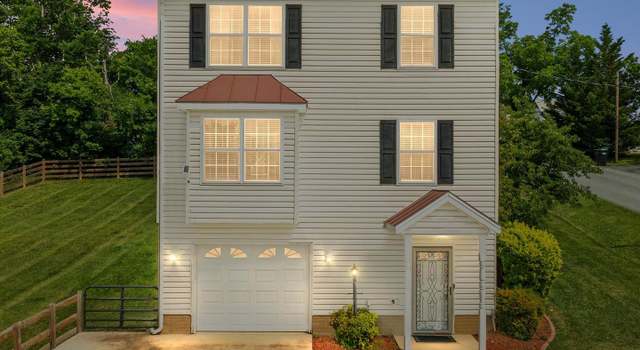Photo of 408 Lee St, Strasburg, VA 22657