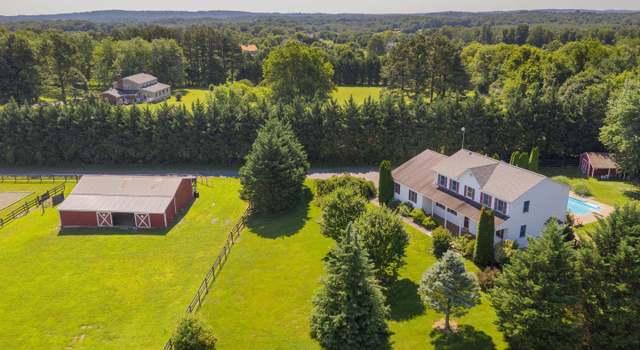 Photo of 36349 Shoemaker School Rd, Purcellville, VA 20132
