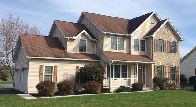 Photo of 1529 Buttercup Dr, Chambersburg, PA 17202