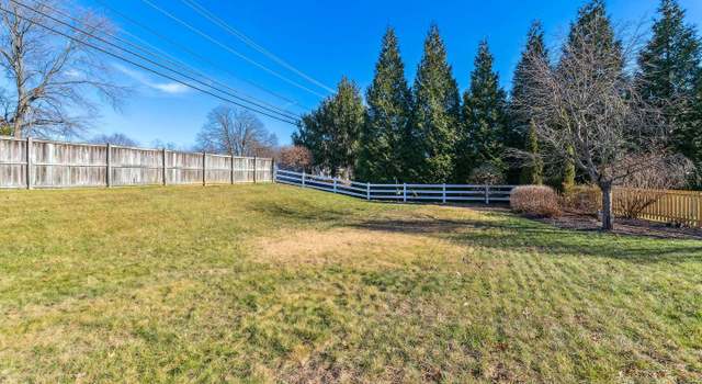 Photo of 1054 Pebble Ct, Sykesville, MD 21784