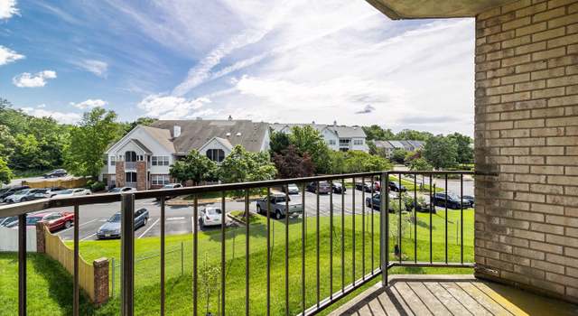 Photo of 6926 Hanover Pkwy #302, Greenbelt, MD 20770