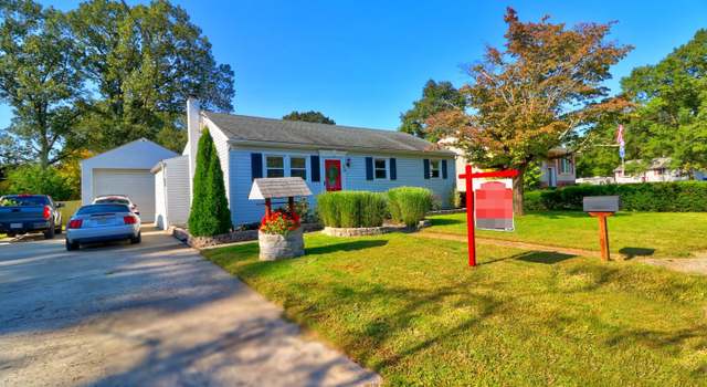 Photo of 13 Spring Knoll Dr, Pasadena, MD 21122
