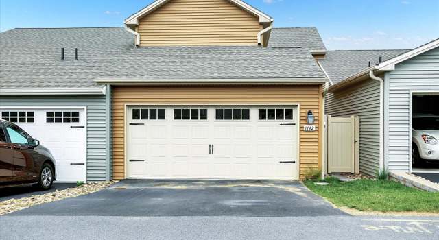Photo of 1142 Lonberry Dr, Harrisburg, PA 17111