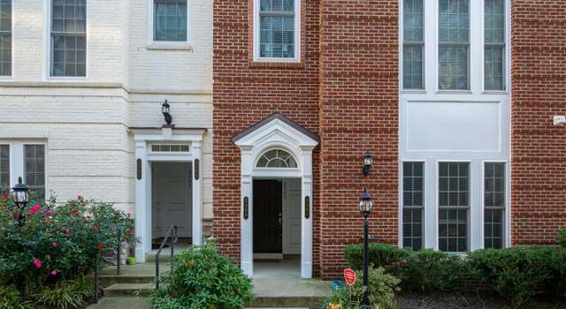Photo of 2305 Brookmoor Ln, Woodbridge, VA 22191