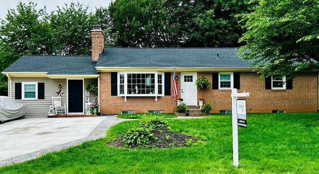 Photo of 32 Hamilton Terrace Dr, Hamilton, VA 20158