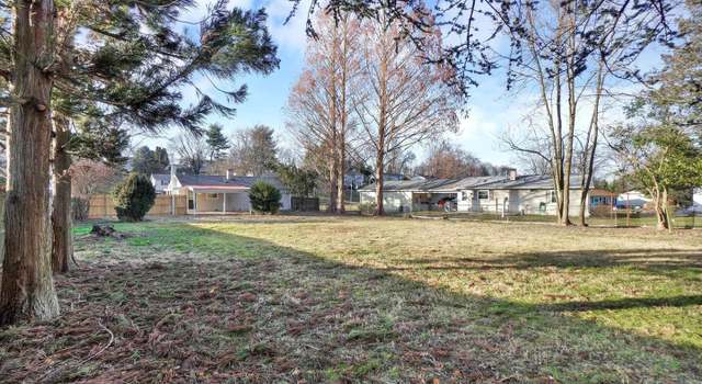 Photo of 415 Lincolnway Dr, York, PA 17408