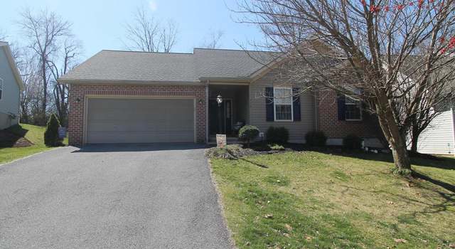 Photo of 772 Tanager Dr, State College, PA 16803