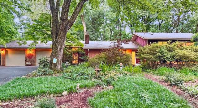 Photo of 8027 Fenway Rd, Bethesda, MD 20817