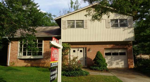 Photo of 6410 Wilson Ln, Bethesda, MD 20817