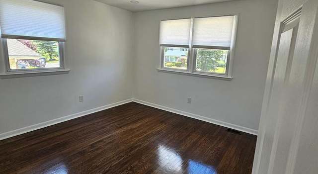 Photo of 142 Ashbrook Rd, Cherry Hill, NJ 08034
