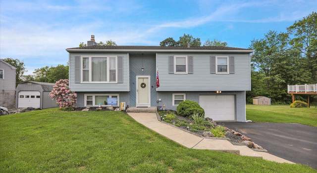 Photo of 43 Carriage Cir, Oley, PA 19547