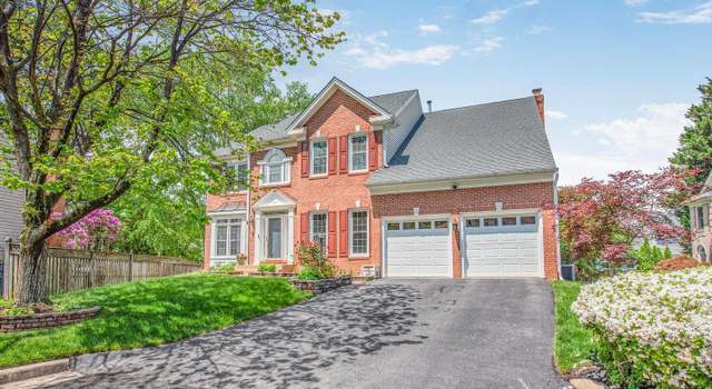 Photo of 8102 Creekview Dr, Springfield, VA 22153