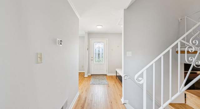 Photo of 912 Fairway Dr NE, Vienna, VA 22180