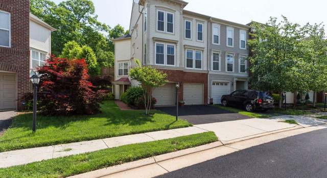 Photo of 43088 Hunters Green Sq, Broadlands, VA 20148