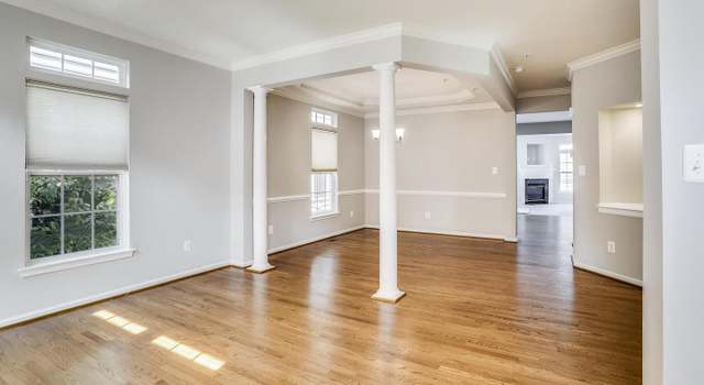 Photo of 558 Market St E, Gaithersburg, MD 20878