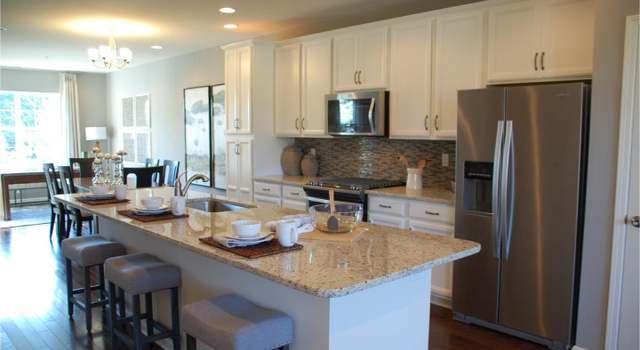 Photo of 2208 Evin Dr #91, Warrington, PA 18976