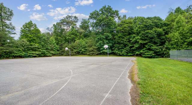 Photo of 3905 Chelsea Park Ln #9, Burtonsville, MD 20866